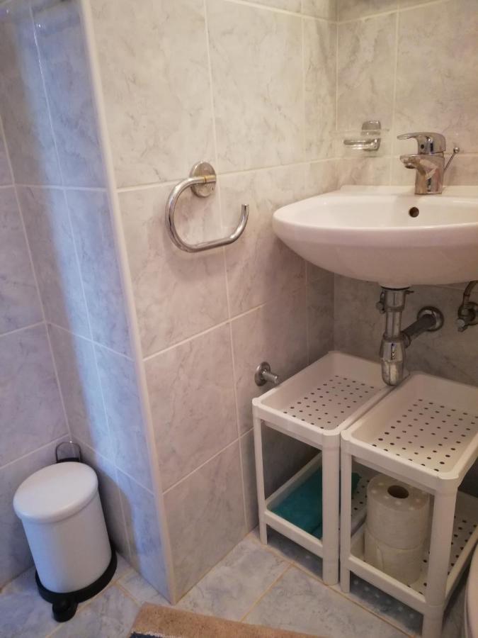 Apartment Basic Petrcane Ngoại thất bức ảnh