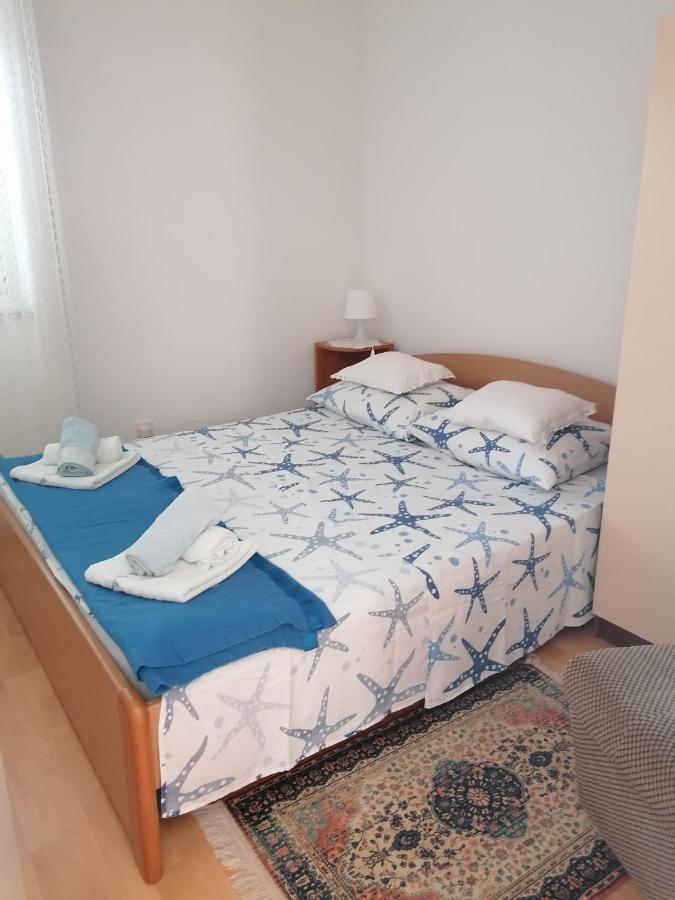 Apartment Basic Petrcane Ngoại thất bức ảnh