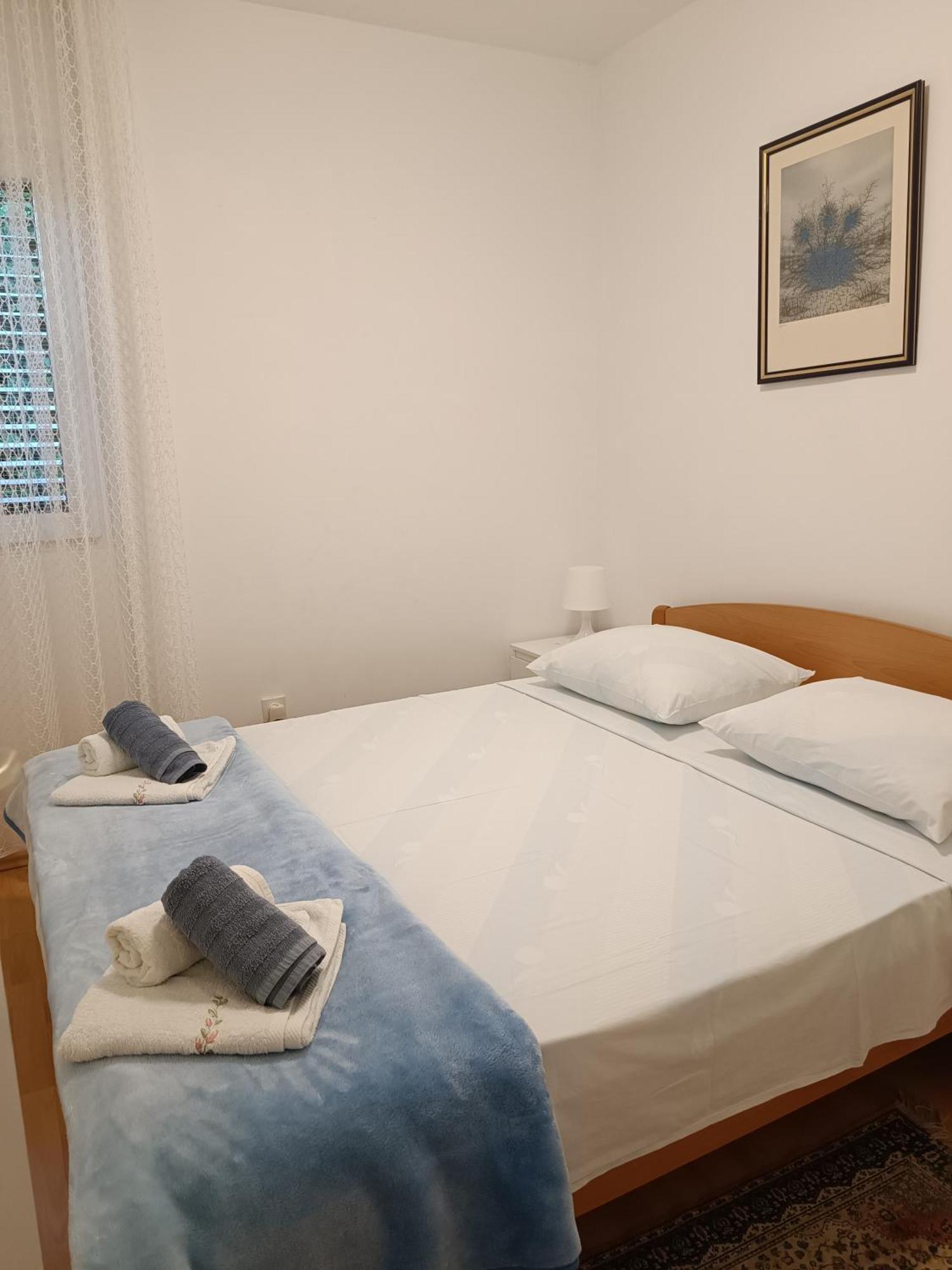 Apartment Basic Petrcane Ngoại thất bức ảnh