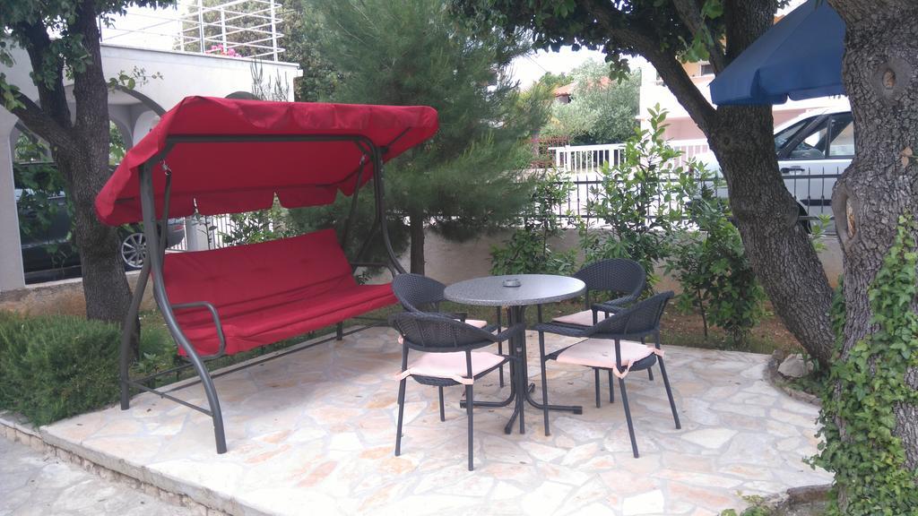 Apartment Basic Petrcane Ngoại thất bức ảnh