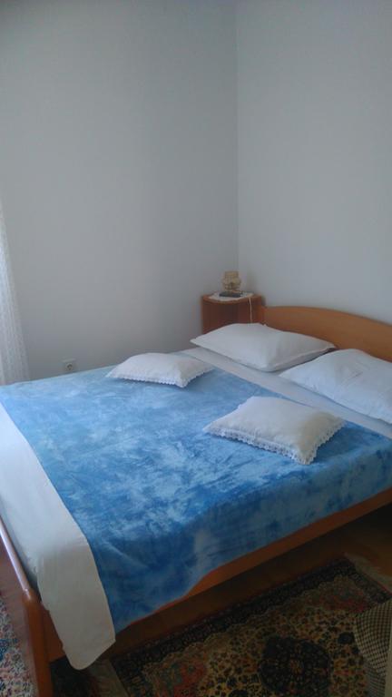 Apartment Basic Petrcane Ngoại thất bức ảnh